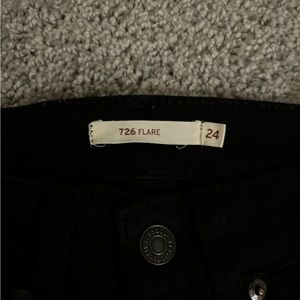 levi’s flare jeanssss
